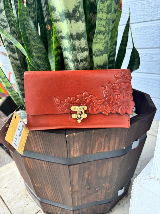 Patricia Nash Handbags - Patricia Nash NWT Teresa Tan Floral Tooled Leather Clutch Wallet Retail $119
